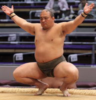 Tochinoyama prepares for his upcoming match (c. 2012)