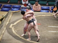 Shotaimu defeats Naniwamusashi (c. 2024)