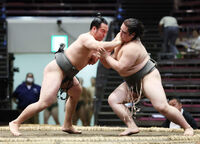 Suyama pushes out and defeats Kobayashi (c. 2023)