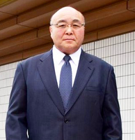 Hakuryu after retirement as a wakaimonogashira (c. 2019)