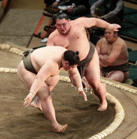 Mifuneyama battles the future Oho (c. 2019)