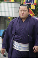 Ryuho makes his way to the Kokugikan (c. 2007)