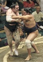 Kokkai loses his final match to Tanzo (c. 2012)