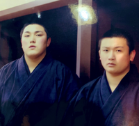 Suzaku joins alongside stablemate Okinoumi (c. 2005)