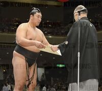 Terashita wins his first Makushita Yusho (c. 2012)