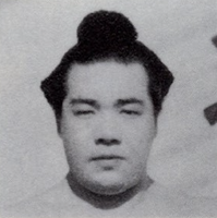 Tenzan during his first juryo tournament (c. 1960)
