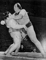 Kototenta wins the Jonokuchi yusho (c. 1986)