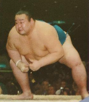Towanoyama launches at his opponent (c. 2004)
