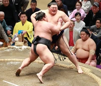 Hakunofuji defeats Yokozuna Onosato (c. 2026)
