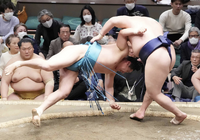 Kitanowaka throws and defeats Tamashoho (c. 2025)