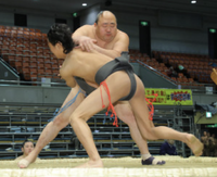 Hokutoryu throws and defeats Noborifuji (c. 2017)