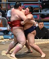 Hiradoumi defeats Atamifuji (c. 2022)