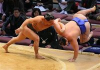 Kotoyutaka gets thrown and loses to Sokokurai (c. 2009)