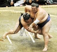 Kimurayama throws and defeats Yoshikaze (c. 2010)