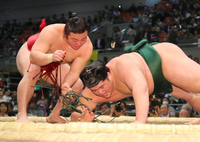Enho defeats Takayoshitoshi (c. 2018)