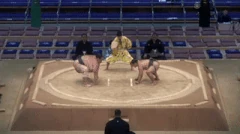 Kenho defeats Wakahizen by oshidashi (push out)