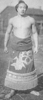 Wakaarashi with his kesho-mawashi