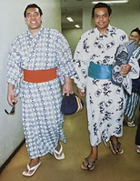 Minaminoshima with fellow Tongan, Aotsurugi (c. 2001)