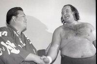 Kototenzan after winning the Sandanme yusho (c. 1986)