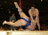 Jumonji throws and defeats Kasuganishiki (c. 2003)