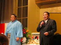 Asabenkei2.png (334 KB) Asabenkei's Juryo promotion party (c. 2015)