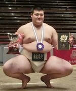 Oyanagi with his college titles