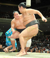 Hatooka defeats Hokutoo to win the Jonidan Yusho (c. 2019)