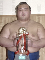 Iwakiyama with his first of many sansho prizes (c. 2002)