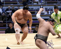 Ura defeats Hikarifuji to win his first Sandanme Yusho (c. 2018)
