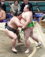 Hakuoho ensures re-promotion to Juryo (c. 2024)