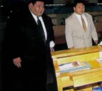 ToyonoumiAR.png (109 KB) Toyonoumi (left) after retirement as Yamahibiki Oyakata