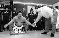 Taiho teaches Kotozakura the dohyo-iri (c. 1973)