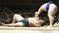 Shunketsu throws and defeats Dewaotori (c. 2006)