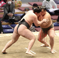 Tokunomusashi battles Tsukahara (c. 2021)