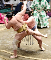 Kinbozan defeats Kagayaki (c. 2022)