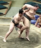 Wakenokaze battles Suyama (c. 2024)
