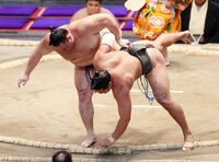 Hokutomaru loses to former Ozeki Asanoyama (c. 2022)