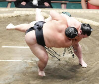 Kaisho battles former Ozeki Asanoyama (c. 2023)