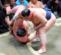Ikioi defeats Tsurugisho (c. 2020)