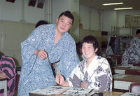 Kyokutenzan mentors future Yokozuna Hakuho (c. 2001)