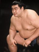 Tamaasuka prepares for his upcoming match (c. 2005)