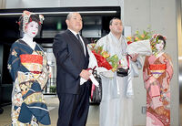 Kitanowaka celebrate's Juryo promotion (c. 2021)