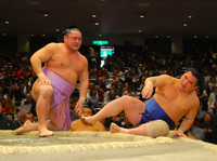 Kotoeko defeats Terutsuyoshi (c. 2017)