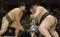 Tochinowaka vs Yamamotoyama in Maezumo (c. 2007)