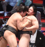 Osanai defeats Fujiseiun to win the Jonidan Yusho (c. 2021)