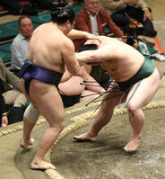 Kaisho pushes out and defeats Seiro (c. 2019)