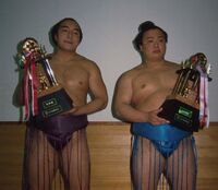 Terao and his brother both awarded sansho prizes (c. 1986)
