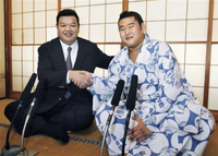 Tochinowaka after promotion to Juryo (c. 2010)