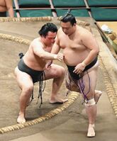 Suyama defeats Hokutoizumi (c. 2022)