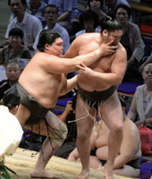 Ryusei loses the Makushita Yusho match to Yago (c. 2017)